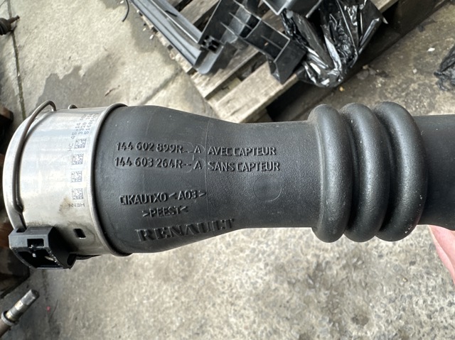 RENAULT 144602899R Патрубок интеркулера в наличии Львов