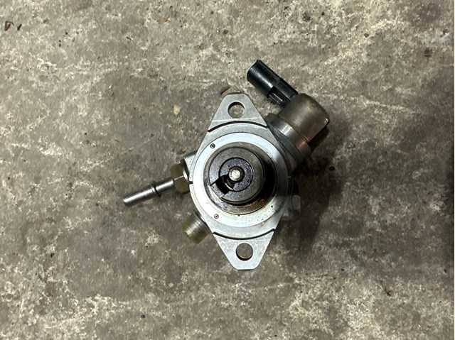 RENAULT 166304016R ТНВД в наличии Кривой Рог