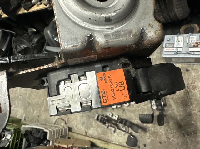 Педаль акселератора 180020022R RENAULT