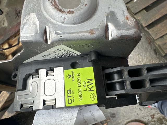 Педаль акселератора 180026830R RENAULT