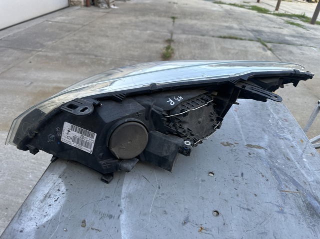 260101010R RENAULT Правая фара купить в Днепр