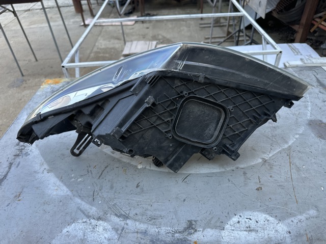 RENAULT 260101010R Правая фара в наличии Каменское