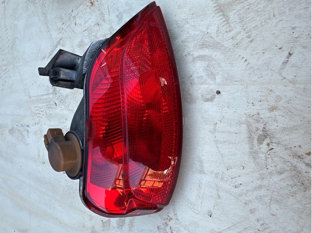 Фонарь противотуманный задний, правый 265808906R RENAULT