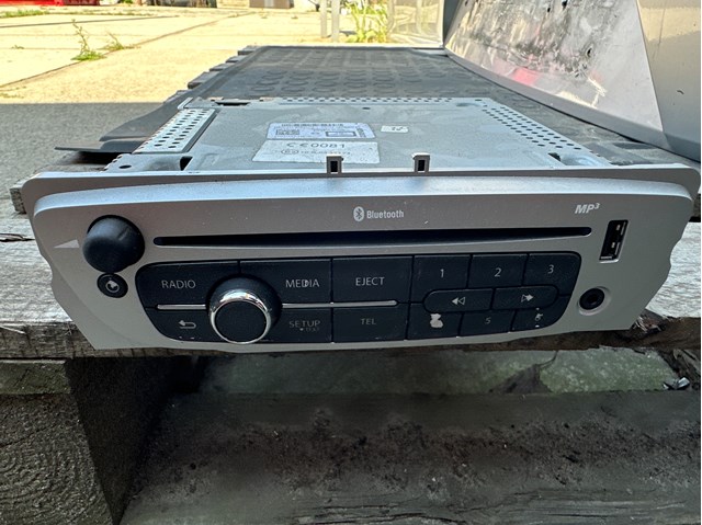 Заводская магнитола 281153266R RENAULT