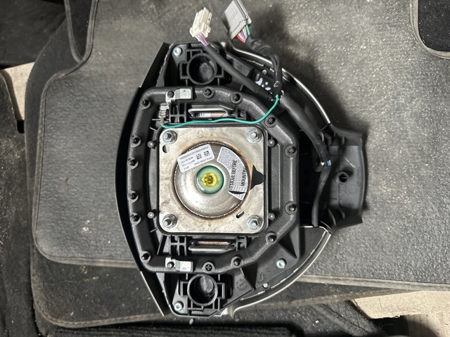 98510BR26D NISSAN Подушка безопасности водителя купить в Винница