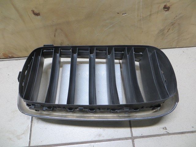 51137294485 BMW Решетка радиатора левая купить в Ужгород