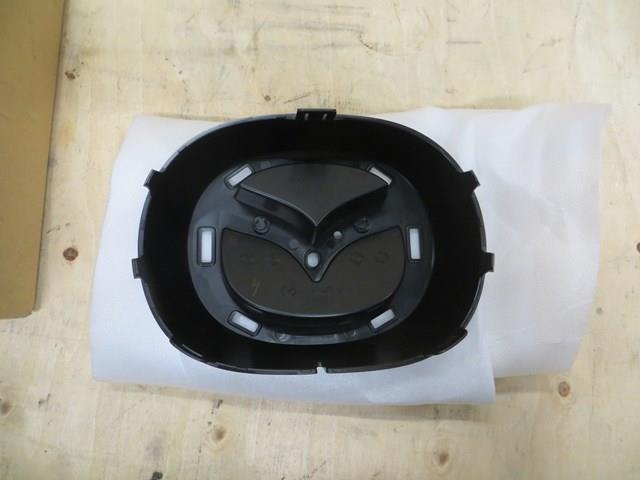 MAZDA B63B50716 Эмблема решетки радиатора в наличии Полтава