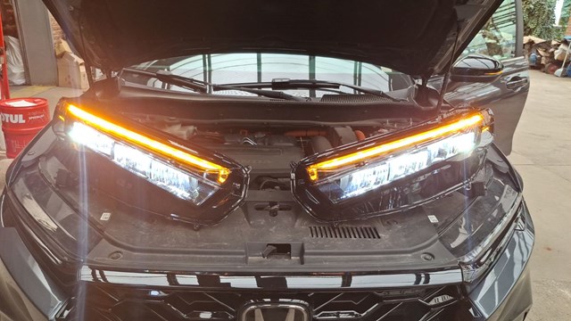 Фара основная правая 331003A0A22 HONDA