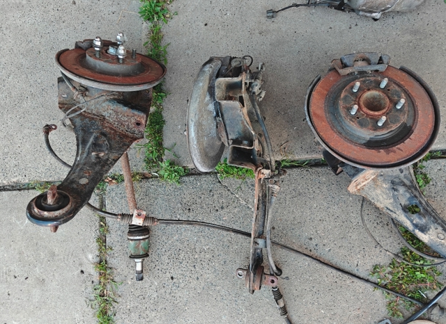 MITSUBISHI 4125A080 Цапфа задняя правая в наличии Киев