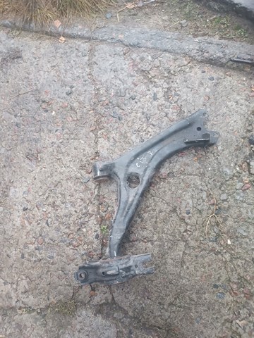 Нижний правый рычаг передней подвески 51350TBAA01 HONDA