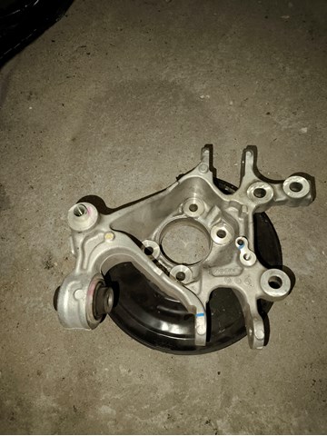 Цапфа (поворотный кулак) задний правый 52210TBAA00 HONDA