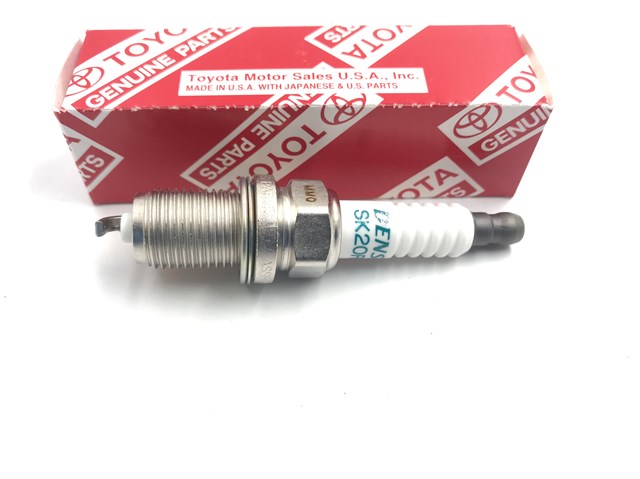 9008091180 Toyota свеча зажигания