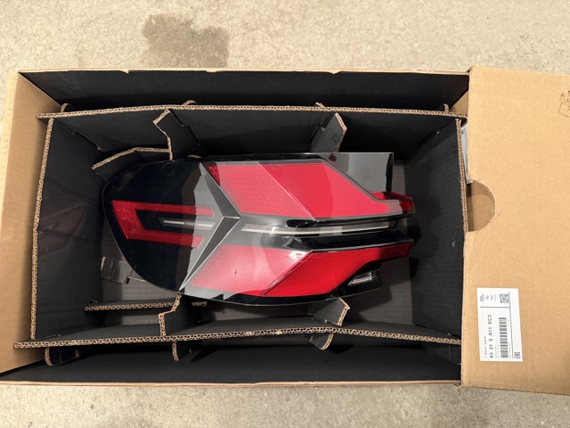 Фонарь задний левый, внешний 63215A11EC3 BMW