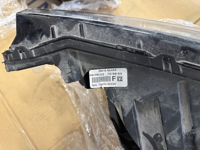 Правая блок фара 260106SA5A NISSAN