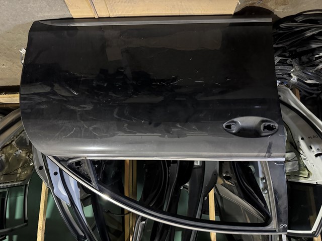 Пассажирская передняя дверь 6700130850 TOYOTA