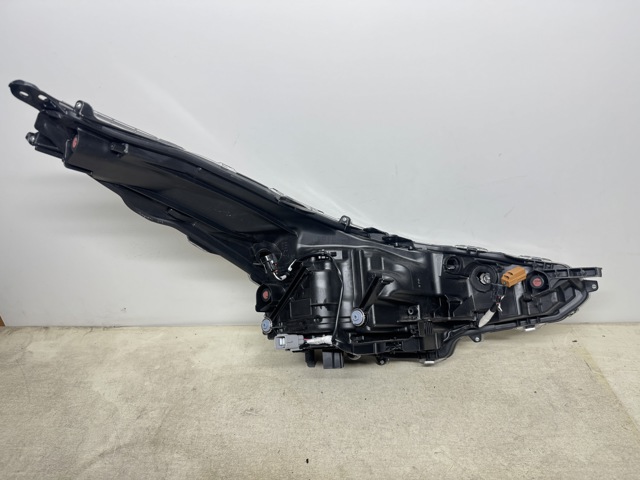TOYOTA 8107047870 Фара левая в наличии Львов