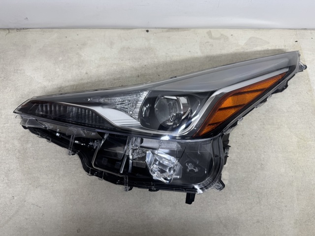 Фара левая передняя 8107047870 TOYOTA