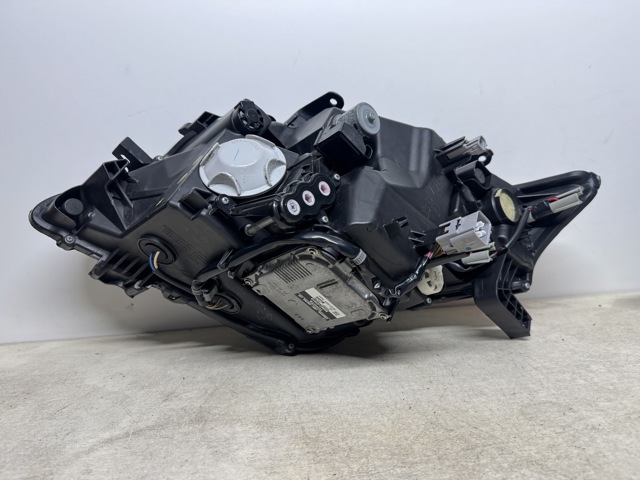 8114548761 TOYOTA Фара правая купить в Чернигов