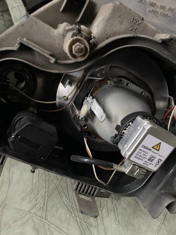 MERCEDES 9068201061 Фара правая в наличии Житомир