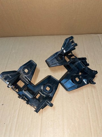 3G9807484 VAG Направляющая заднего бампера правая купить в Черновцы