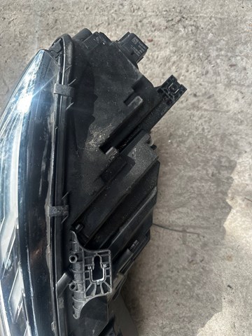 VAG 8W0941036E Правая фара в наличии Украина