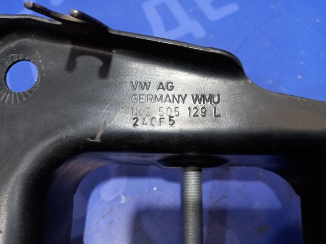 VAG 1K0505129L Кронштейн задней балки в наличии Ужгород