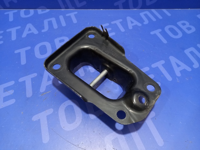 VAG 1K0505129L Кронштейн задней балки в наличии Черкассы