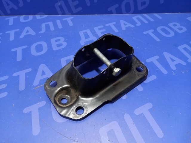 VAG 1K0505129L Кронштейн задней балки в наличии Ужгород