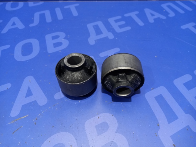 Сайлентблок переднего нижнего рычага 20204AG01B SUBARU