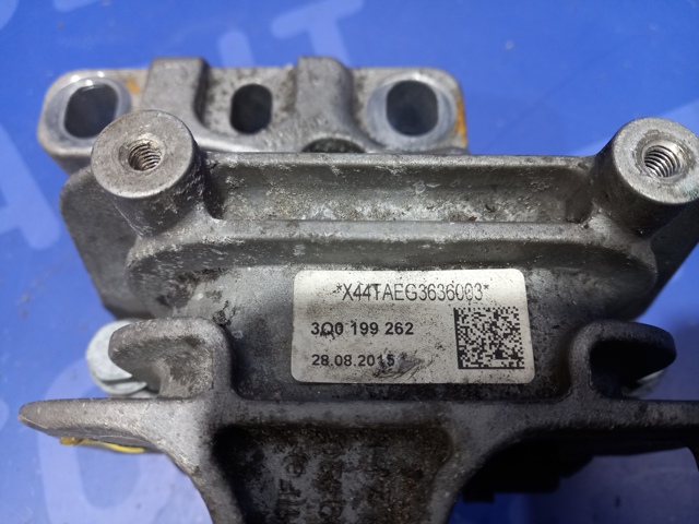 VAG 3Q0199262 Правая подушка двигателя в наличии Полтава