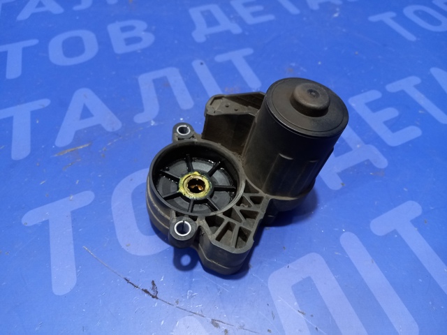 VAG 3Q0998281A Мотор привода тормозного суппорта заднего в наличии Полтава
