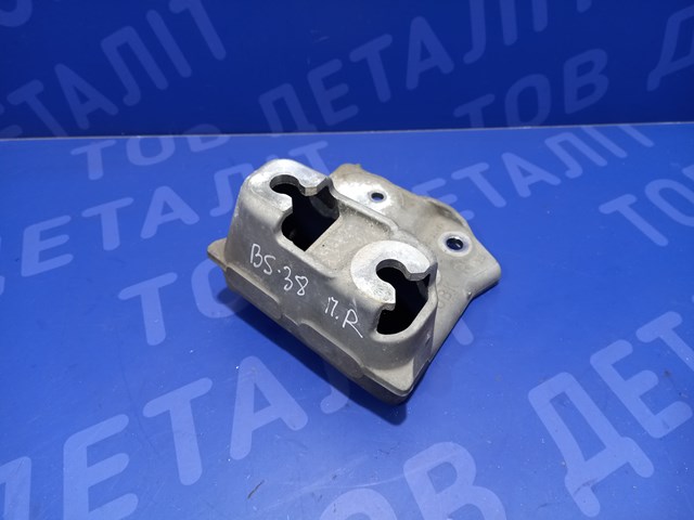 SUBARU 41032AJ050 Кронштейн подушки (опоры) двигателя правой в наличии Черновцы