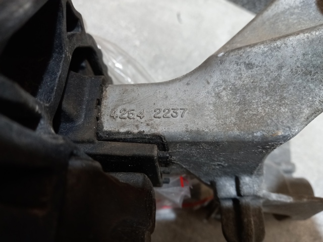 GM 42542237 Правая подушка двигателя в наличии Чернигов