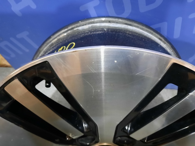 VAG 5GE601025FZZ Диски колесные литые (легкосплавные, титановые) в наличии Черновцы