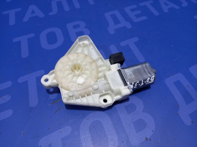 VAG 5Q4959801D Мотор стеклоподъемника двери задней правой в наличии Черкассы