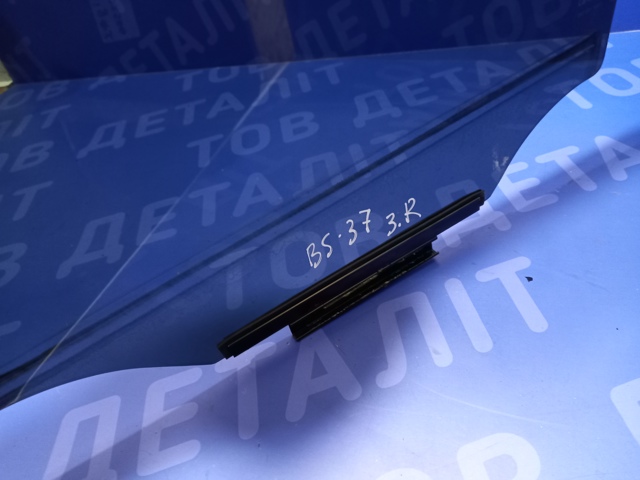 SUBARU 62011AL12A Стекло двери задней правой в наличии Львов