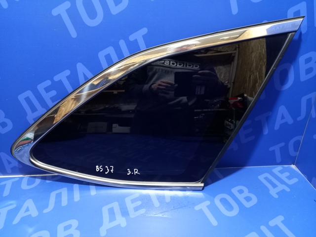 Стекло кузова/багажного отсека, правое 65209AL10A SUBARU