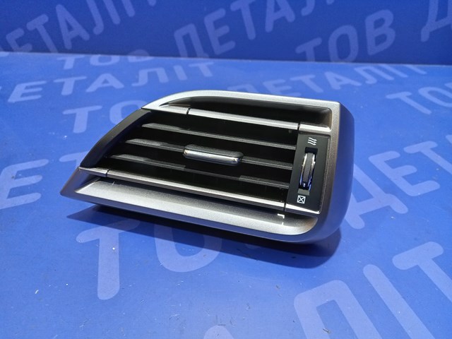 Решетка вентиляции салона на "торпедо", правая 66110AN12A SUBARU