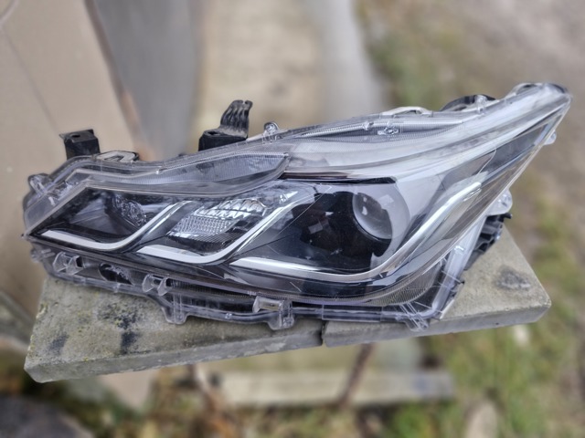 Вставка фары левой Toyota Corolla