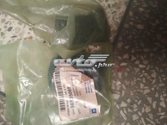 Сайлентблок подрамника 96535069 GM
