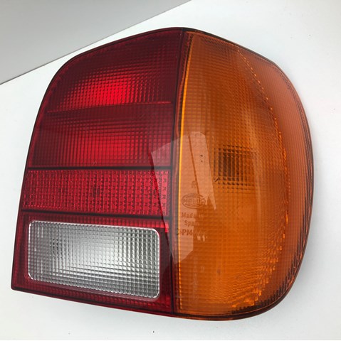 Фонарь задний правый 6N0945096B VAG