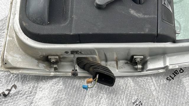 6Y6833051 Дверь задняя левая купить Сумы