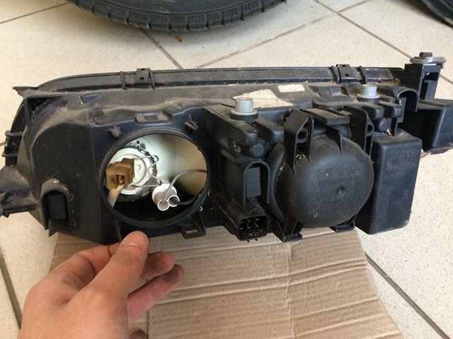 MAZDA GE4T51030D Фара правая в наличии Тернополь