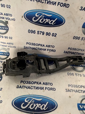 FORD 1341022 Держатель наружной ручки двери левых дверей в наличии Ровно
