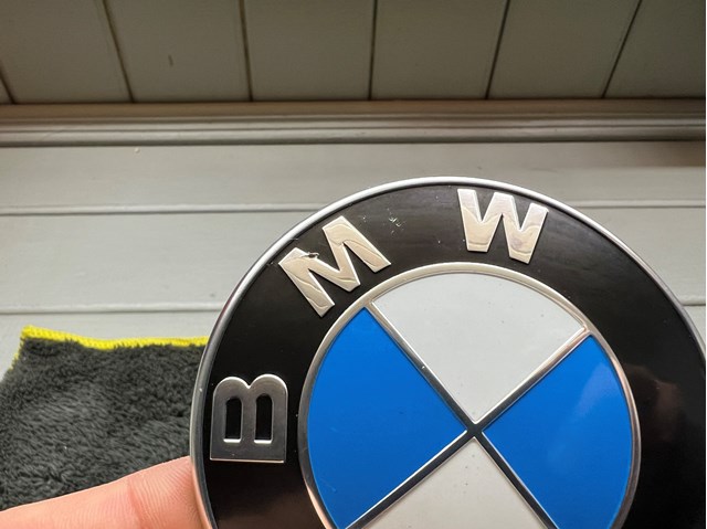 BMW 51147376339 Эмблема капота в наличии Днепр