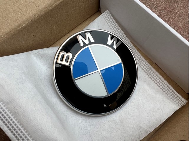 51148087194 BMW Эмблема крышки багажника (фирменный значок) купить в Сумы