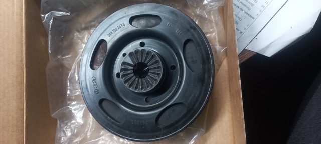06H105243G Шкив коленвала купить Житомир