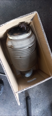 TOYOTA 4808035011 Пневмоподушка (пневморессора) моста заднего в наличии Одесса