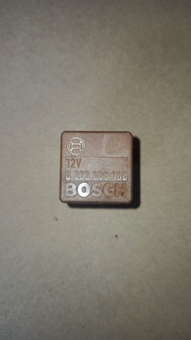 0332209136 BOSCH Реле вентилятора купить в Харьков