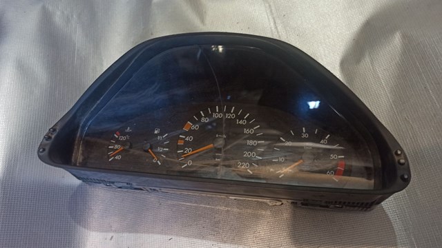 MERCEDES 2105408047 Приборная доска (щиток приборов) в наличии Ровно